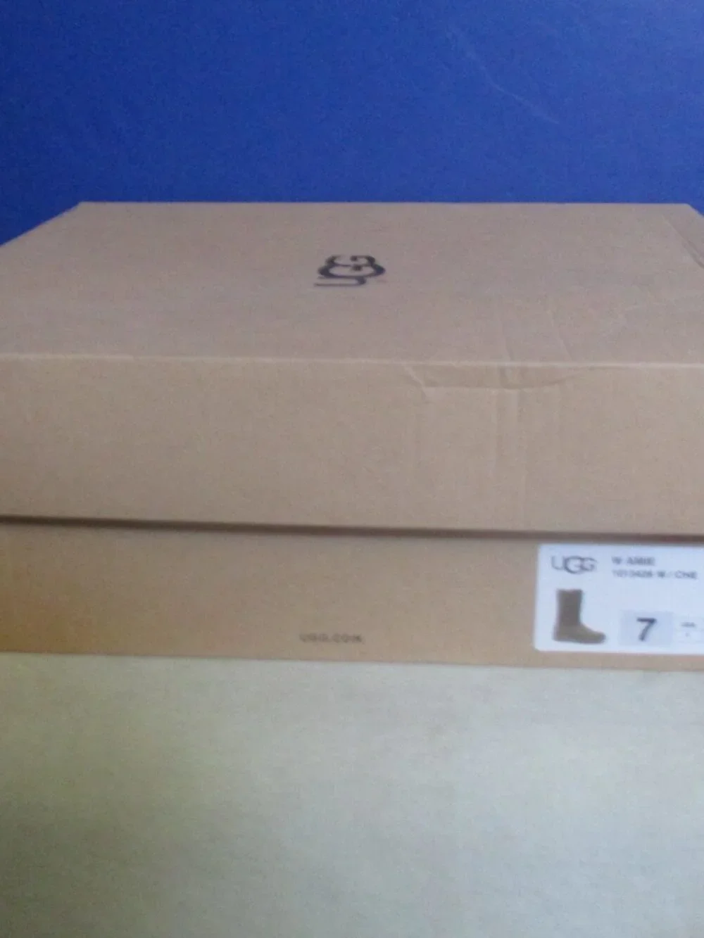 Womans UGG Camel Shearling Lining with an UGG Bag for Each Boot Sz 7 S/N 1013428